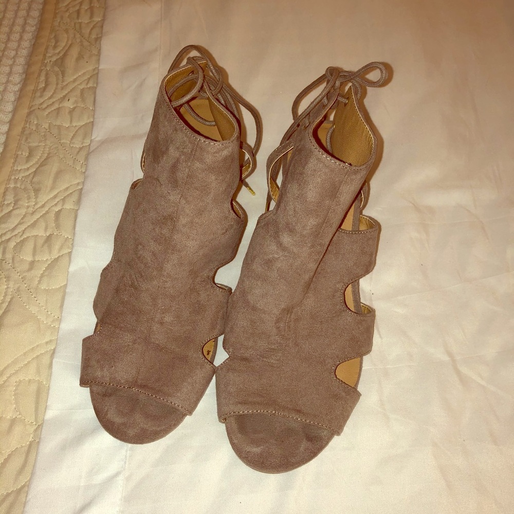 Quipid wedge sandal, size 7, 2 1/2” wedge heel